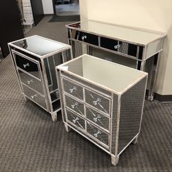 Mirrored End table, Nightstands, tv Stand, Desk, Vanity - BRAND NEW - Sold Individually Or As A set 