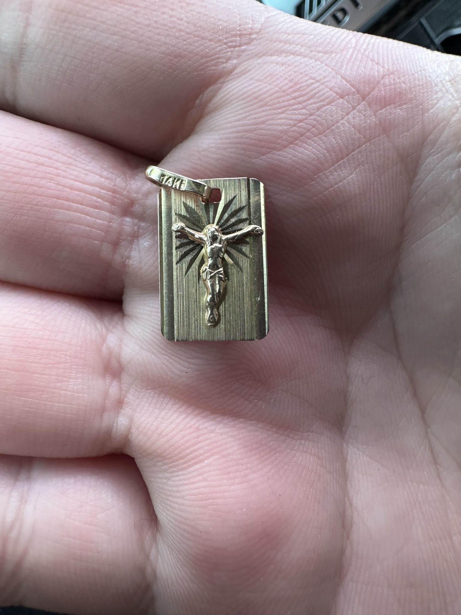 Solid 14k Yellow Gold Jesus Pendant Crucifix Beautiful