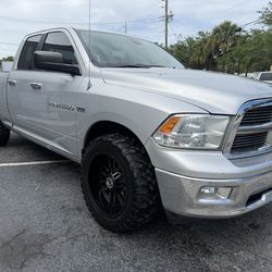 Ram 1500 4 DOOR EXTENDED CAB PICKUP