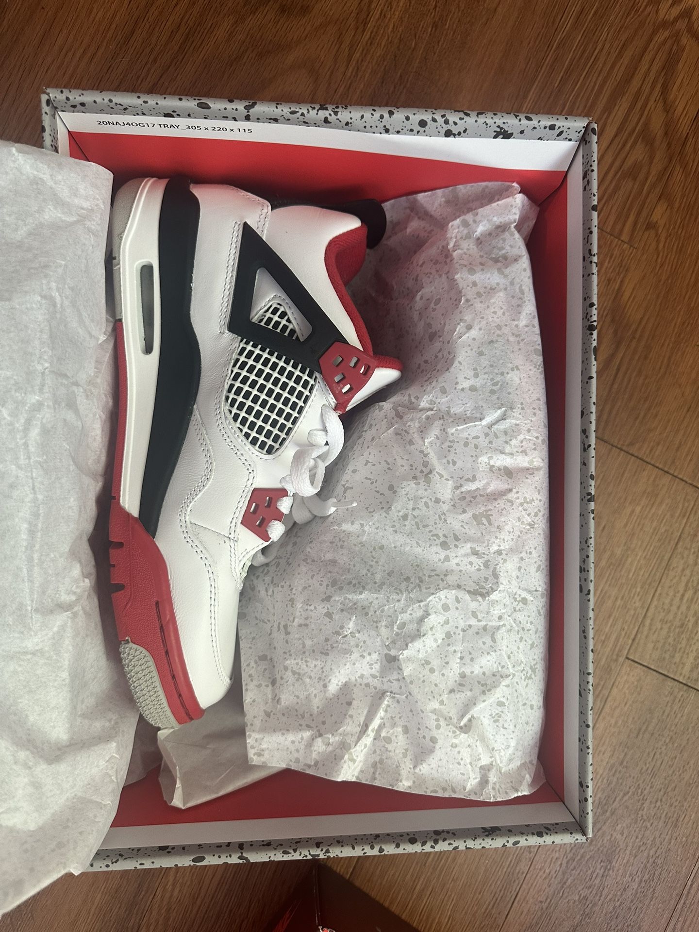 Air Jordan 4 Retro “Fire Red”