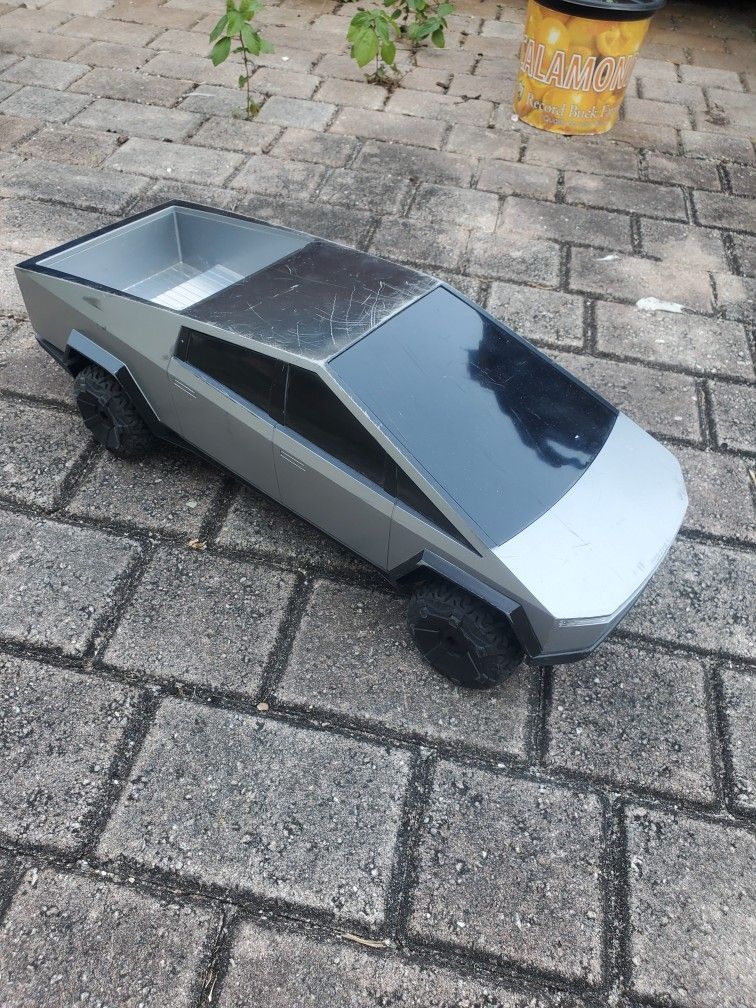 HotWheels RC Cyber Truck