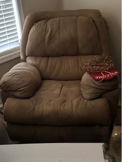 FREE manual recliner chair light brown. Must pick up.