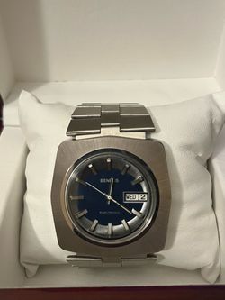 Vintage 1970s Benrus Electronic Men's Watch – Square Cushion Case watch  – Model 6032-4067
