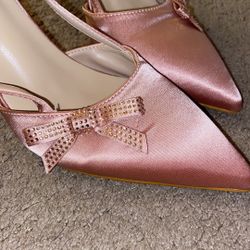 Women Pink Pointed High Heels With Bow And Rhinestone Decoration