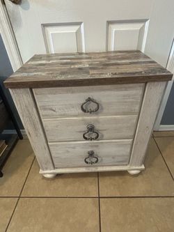 Nice end Table