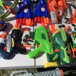 Bonche Grande De Nerf Guns And Assorted