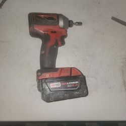 Milwaukee Impact 18 Volts  And A Batery 125