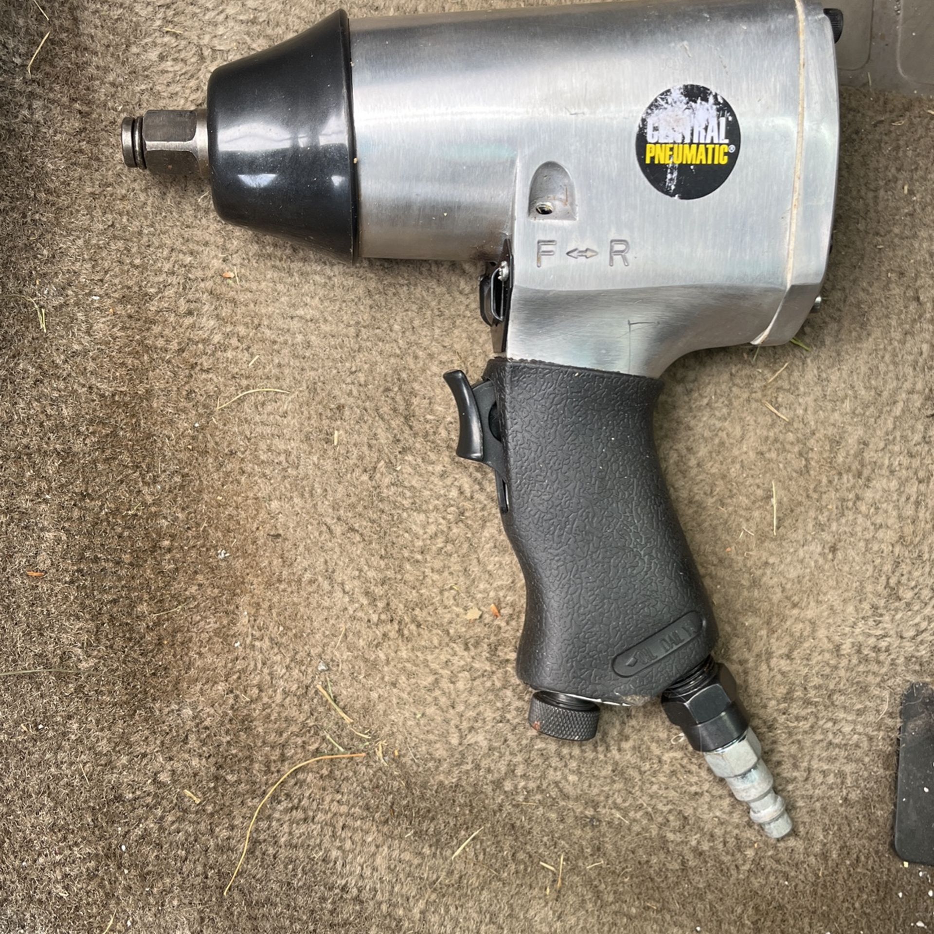 Central Pneumatic Impact Gun