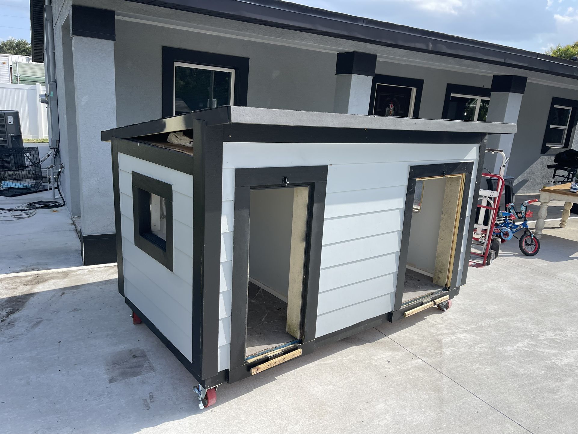 4x8 Dog House Heavy Duty