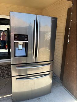 Fridges For sale are Plugged In free Deliver