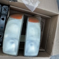 2002 Yukon Headlight