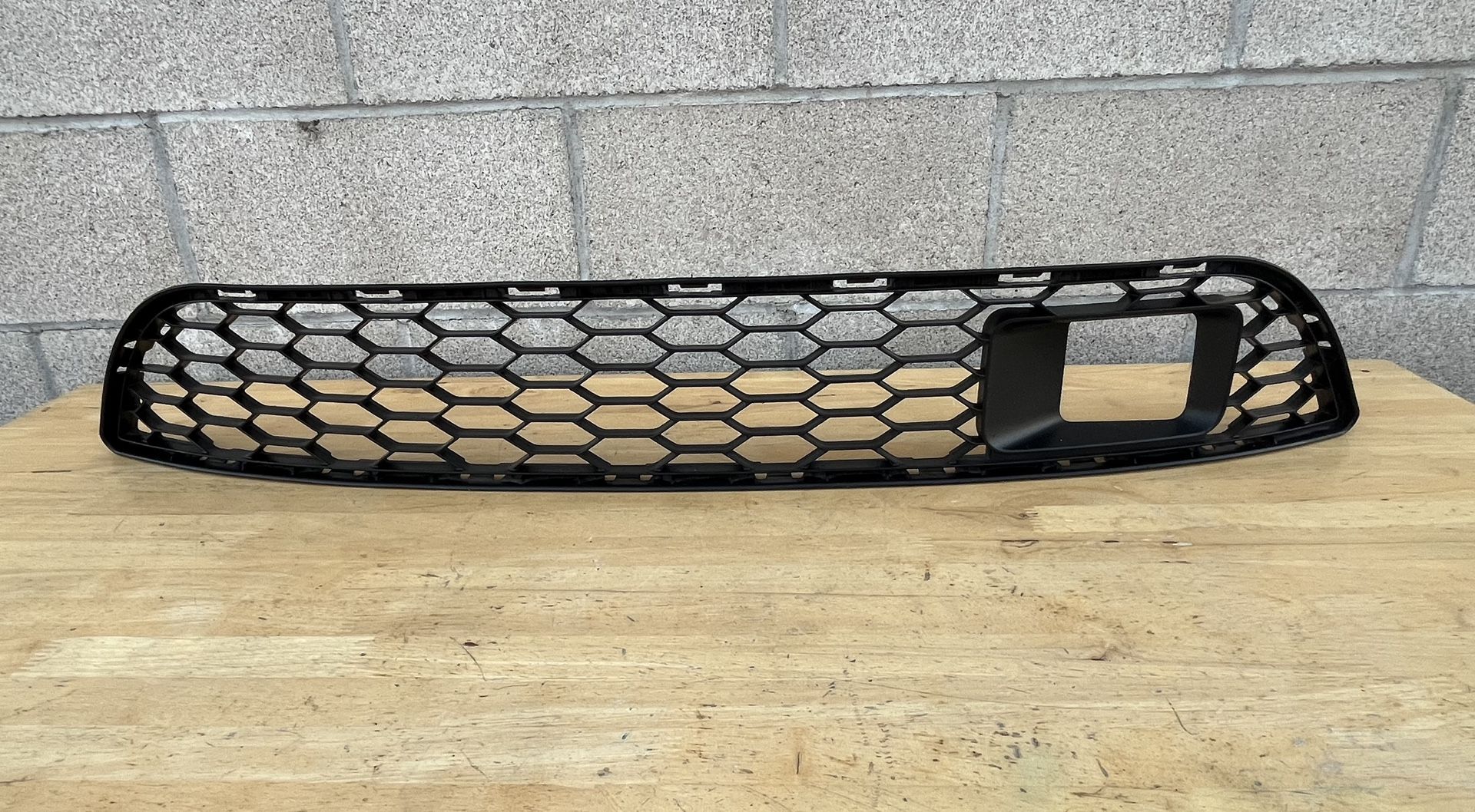2016 - 2019 Nissan Sentra w/ Adaptive Front Lower Bumper Grille Oem