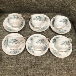 Vintage  Queen  Anne Set Of 6 Tea cup With Saucers. 