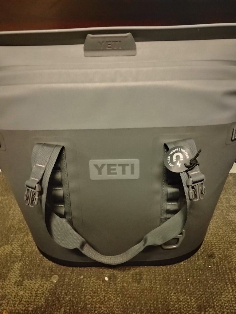 Yeti Hopper M30