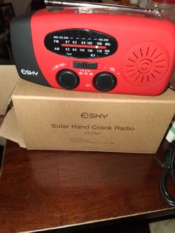 Esky Solar Hand Crank Radio (Model ES-CR06)