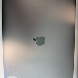 MacBook Pro 2017 - 15 Inches.