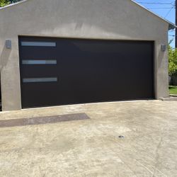 Garage Door & Opener Included