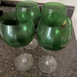 Free Set Of 4 Wine Glasses 