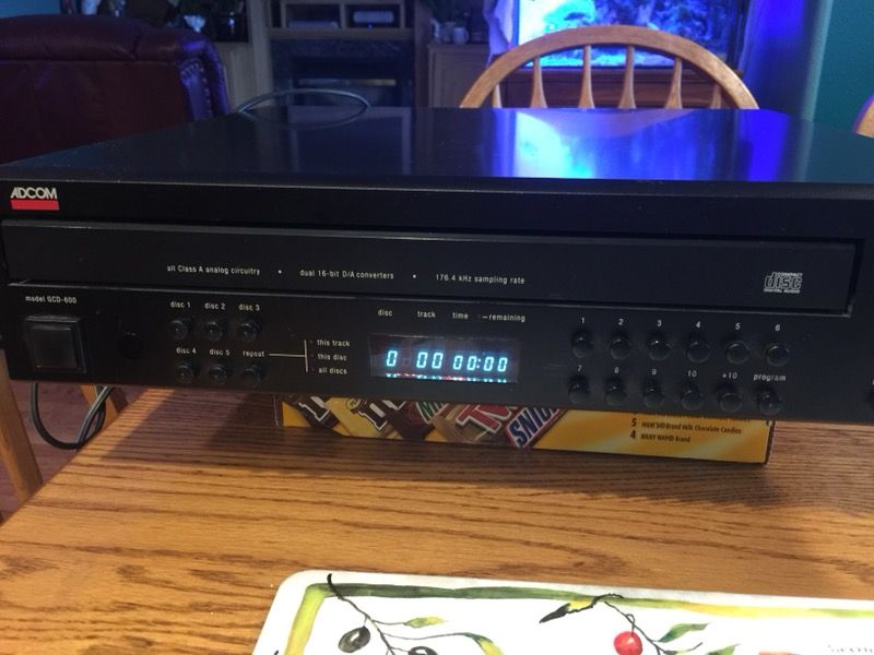 ADCOM GCD-600 /5 disc cd changer player.