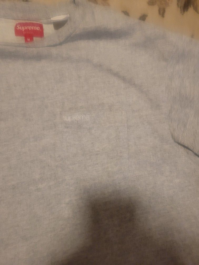 Supreme Pocket T Grey Size Medium