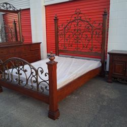 Qun Sz Bd St With Base Good Condition 