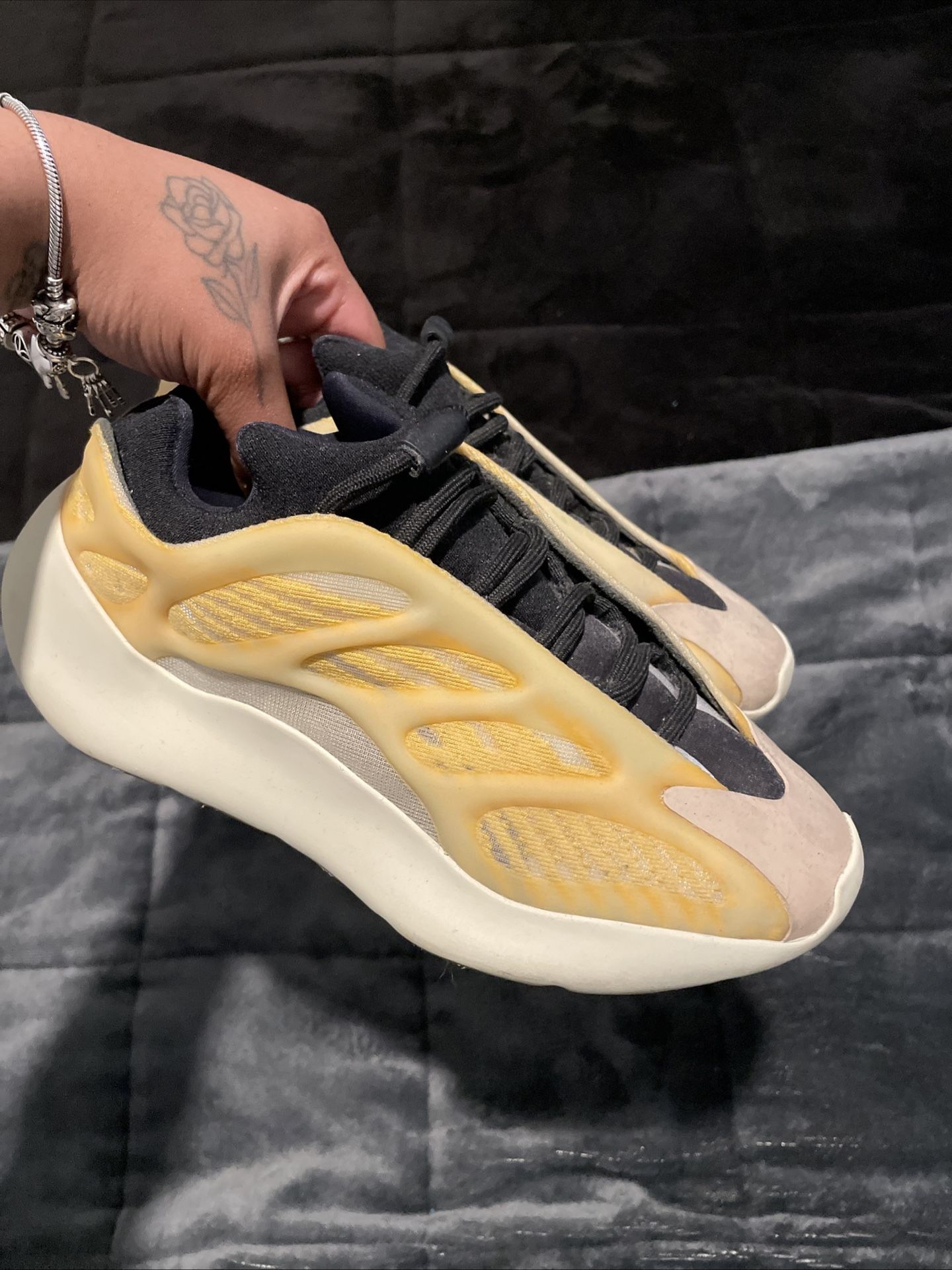 YEEZY 700 V3