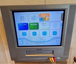 Toshiba MV14FL4 14" CRT TV VCR Combo VHS Player Silver Retro with Remote Control