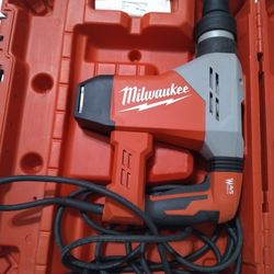 Milwaukee 1-9/16" Rotary Hammer 