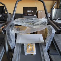 FULLERTON - 2025 Model Nordictrack X16 treadmill incline trainer - 40% incline - 1800$