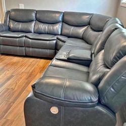 New Sectional In Box 📦 Finance Available No Credit Needed 