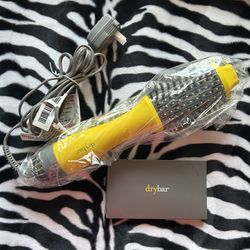 The Double Shot Oval Blow-Dryer Brush