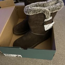 Women’s winter boots size 7
