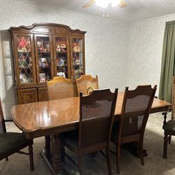 Broyhill 10 Piece Formal Dining Room Set 