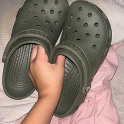 Green Crocs 6.5