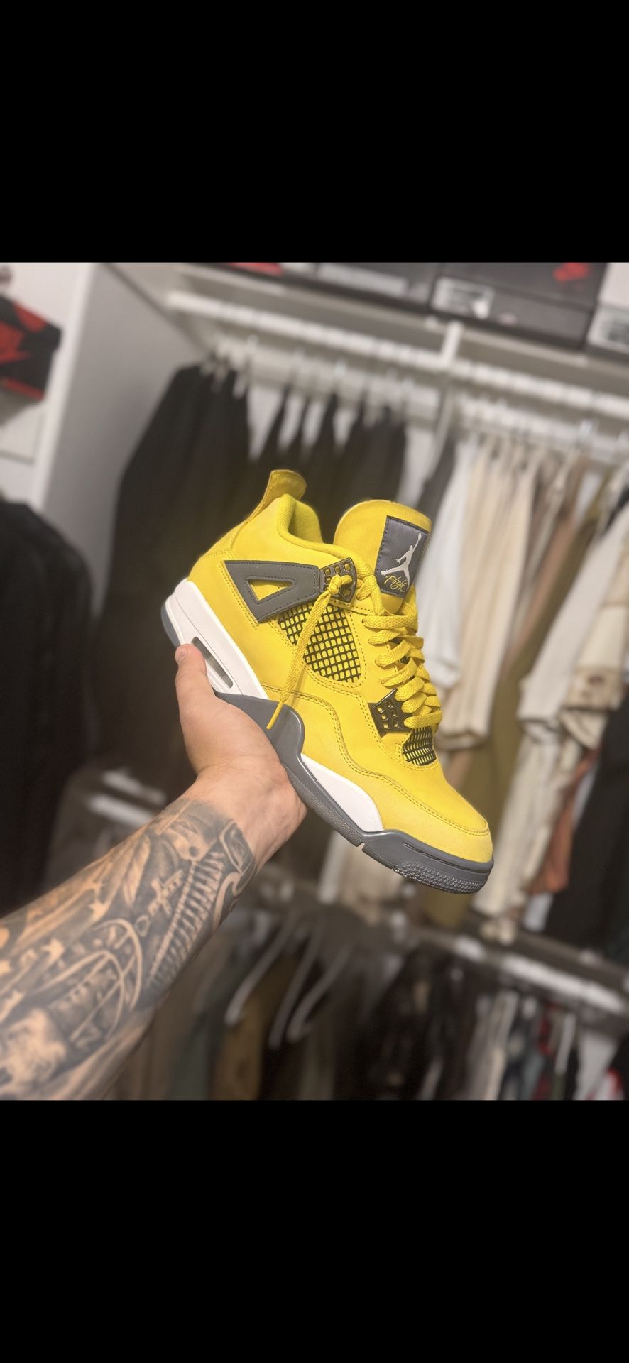 Air Jordan Retro 4  Lightning 2021