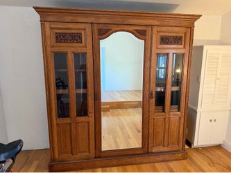 Antique armoire quarter sawn oak