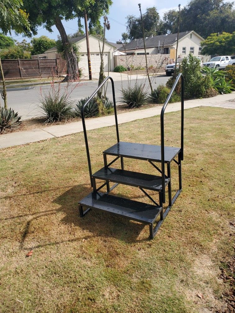Portable Stairs With Handrail