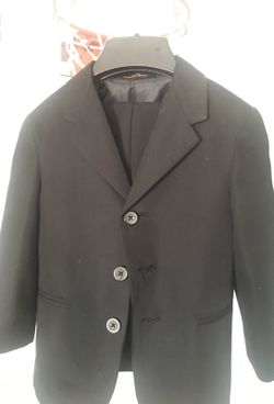 4T black suit. Blazer and pants. Vanheusen suit.
