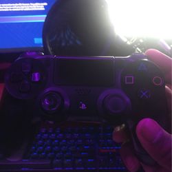 PS4 Controller