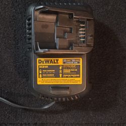 DEWALT DCB101 BATTERY CHARGER
