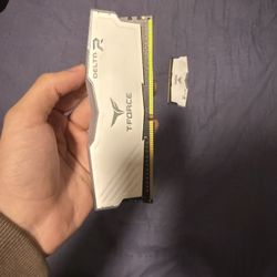 T-Force Delta RGB DDR4 RAM – 16GB (2×8GB) – 3200MHz