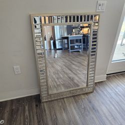 New Bassett mirror company Decorative mirror 49x36 still in box took out just to take pictures 
