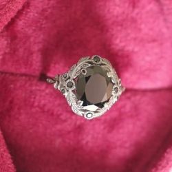 STERLING SILVER RING w/ ONYX