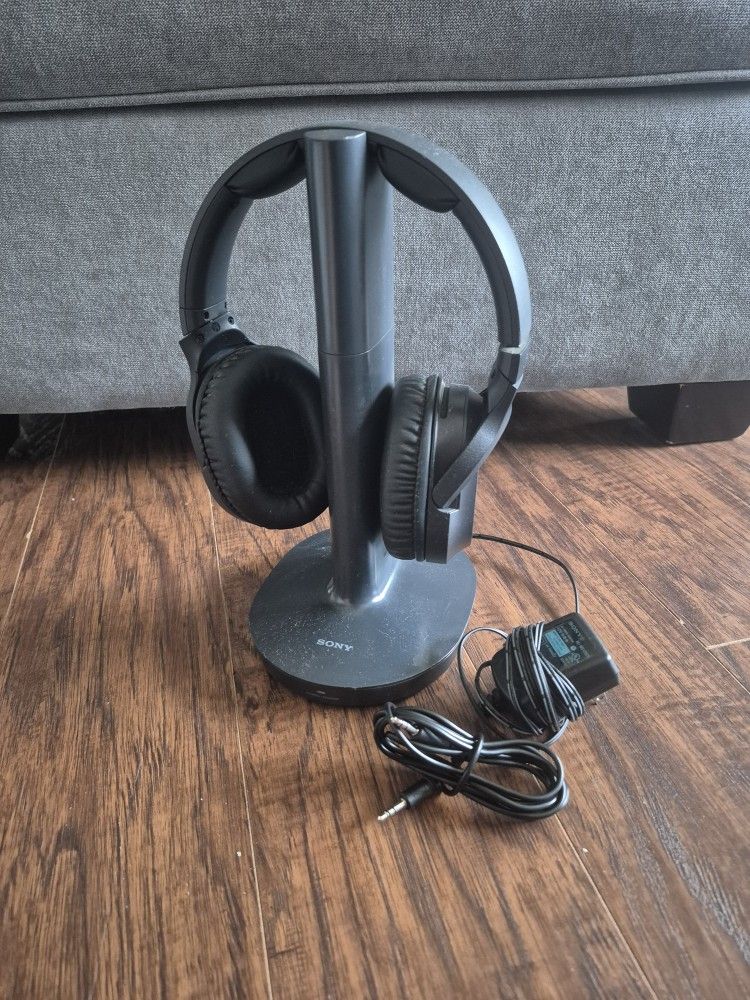 SONY WH RF400 Wireless Home Theater Headphones With Transmitter/ Charging Dock