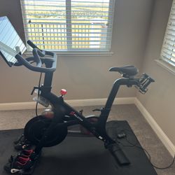 Like New Peloton Bike 