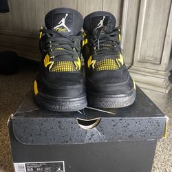 Jordan 4s Thunder 