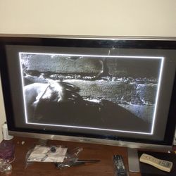50 Sylvania Plasma Color TV With remote, Perfect Picture, Crystal Clear..very Heavy Tv