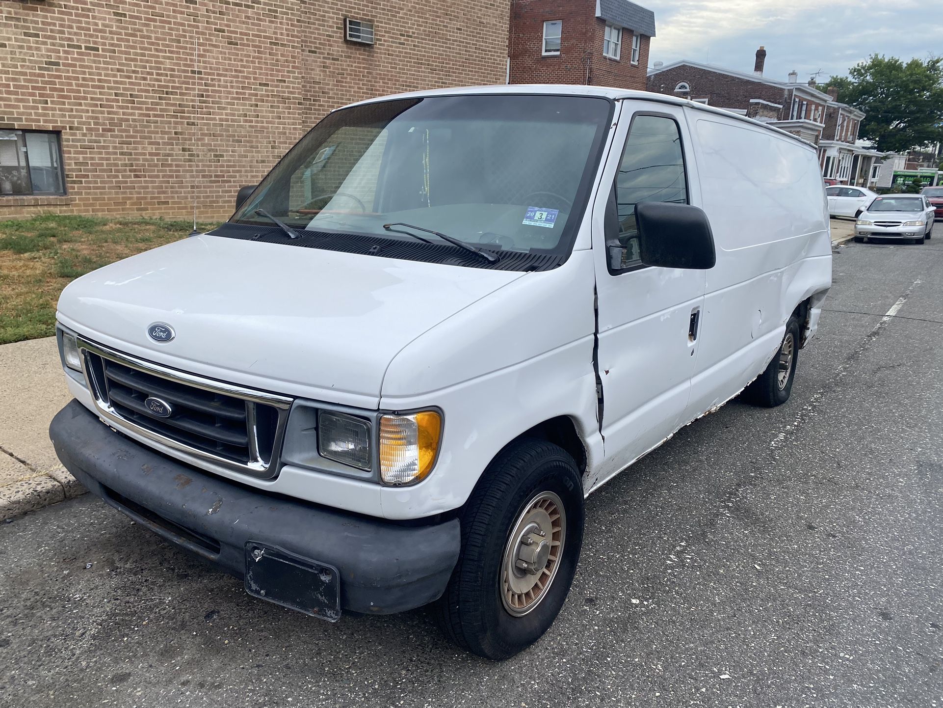 2000 Ford E-150