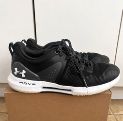 WOMEN’s  UNDER ARMOUR HOVR RISE …Sz 7.5