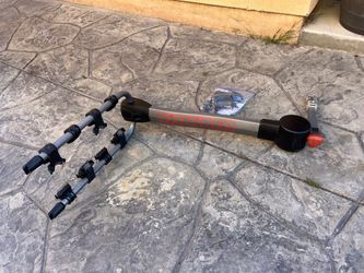 Yakima Ridge Back Tilt Away hitch fits 4 bikes comes with key asking $200